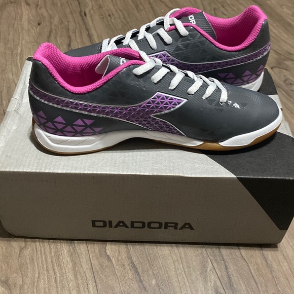 Diadora running shoes kids size read description - Picture 1 of 2